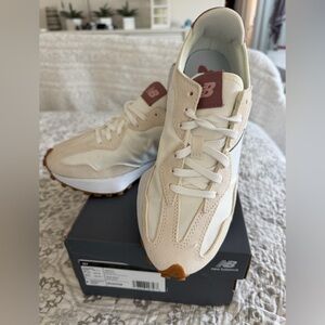 GUC New Balance Cream & Tan Classic Runner with Dusty Pink 7.5 women’s